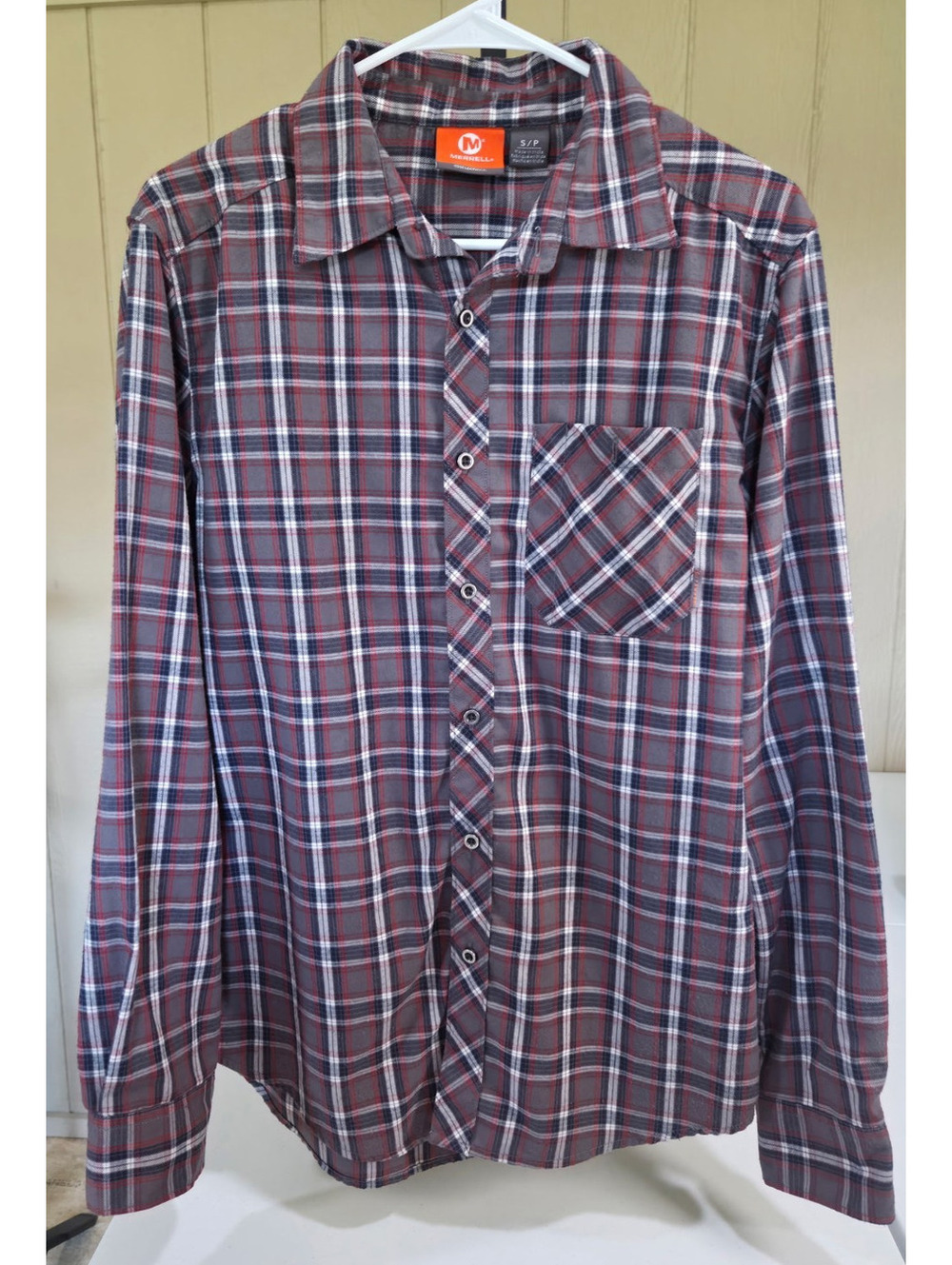 Merrell Men's S Red/Gray/Blue/White Plaid Long Sleeve Button-Up Shirt
